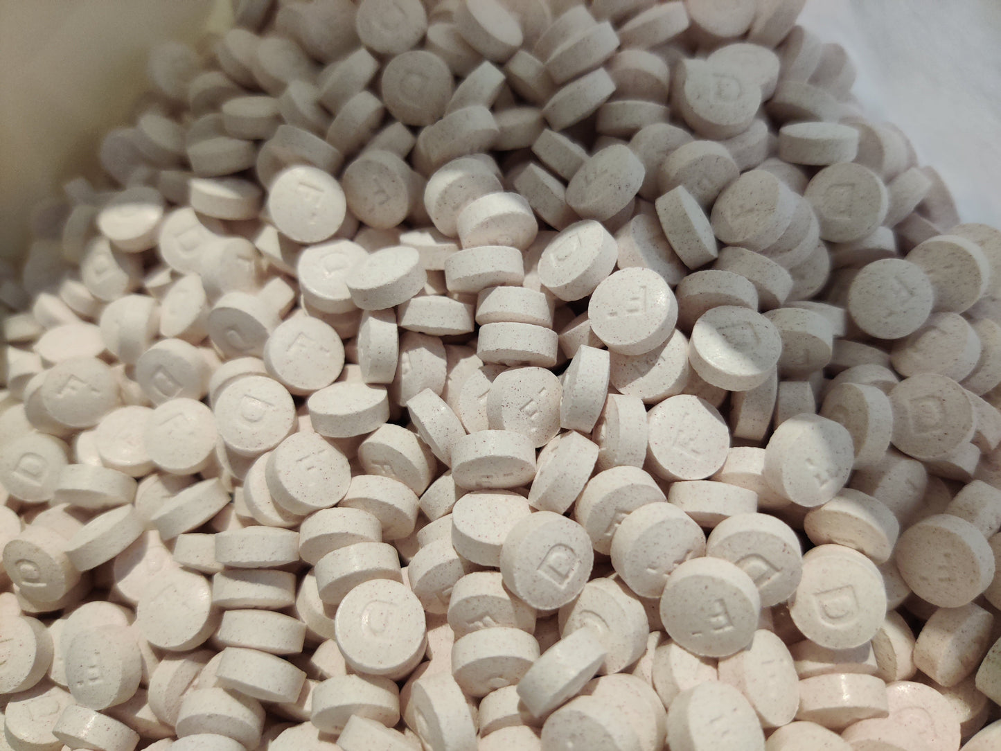 100g - Strawberry Toothpaste Tabs for Kids