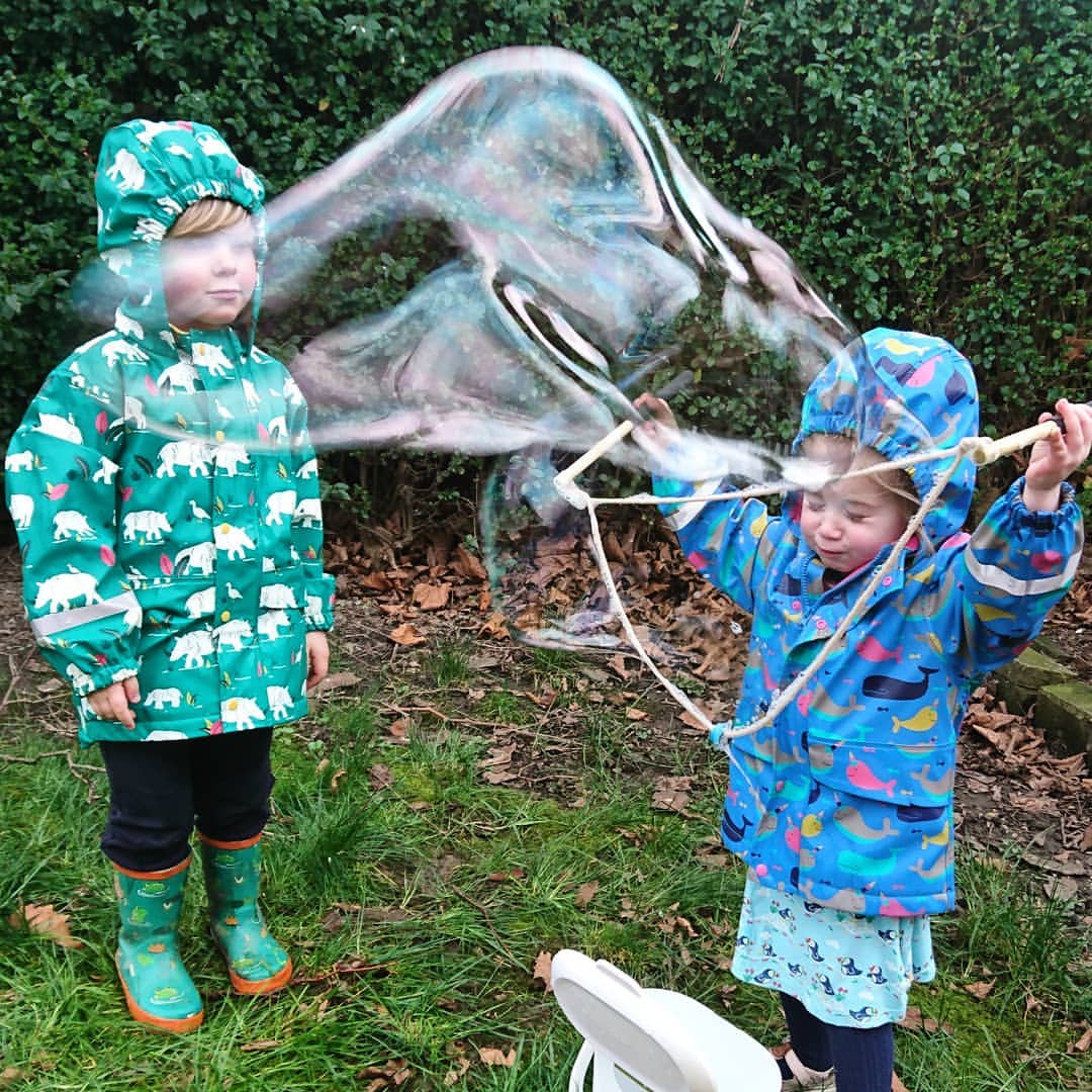 Make Giant Bubbles! My First Giant Eco-Bubble Kit - jiminy eco-toys